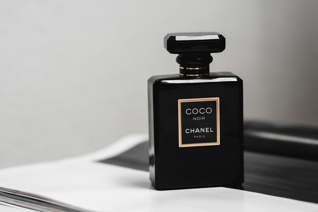 عطر و ادکلن